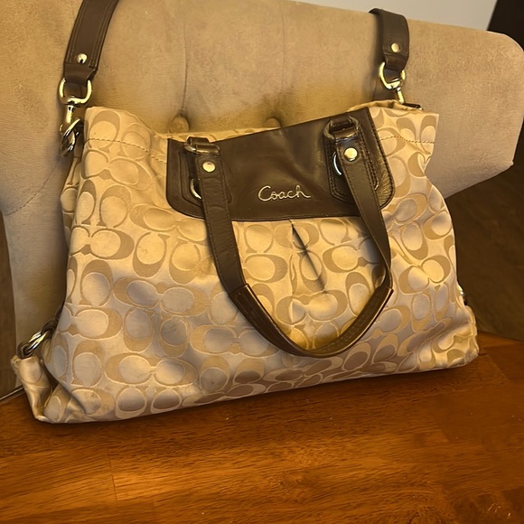 Coach Monogram Shoulder bag - Picture 1 of 11